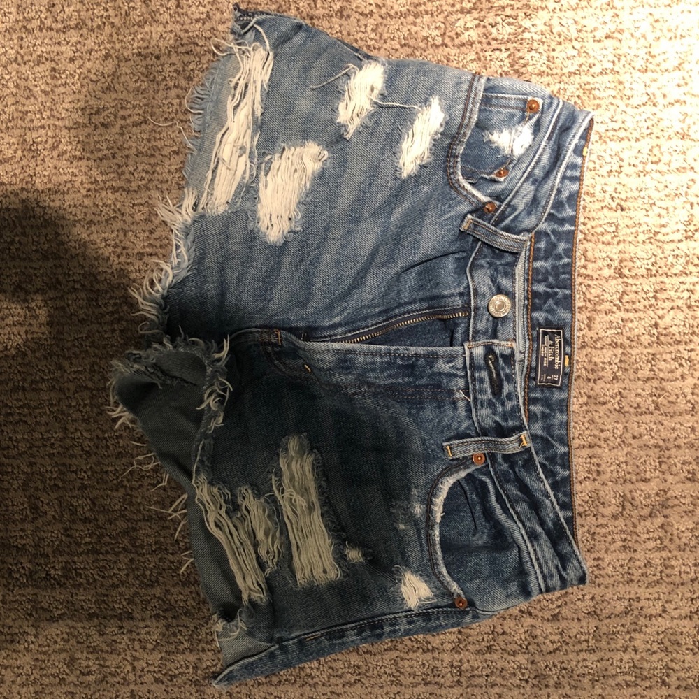 ABERCROMBIE HIGH RISE JEAN SHORTS